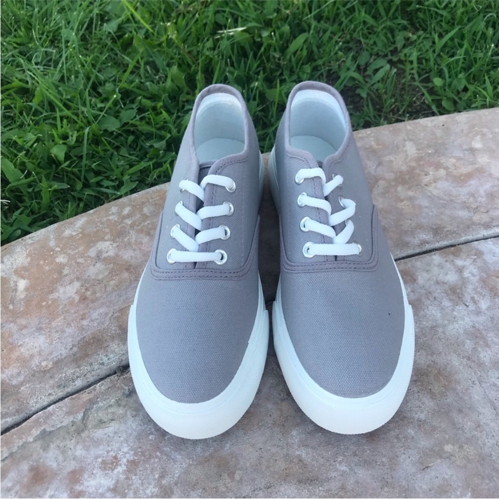 Women’s Gray Classic Canvas Lace Up Low Top Sneakers✨